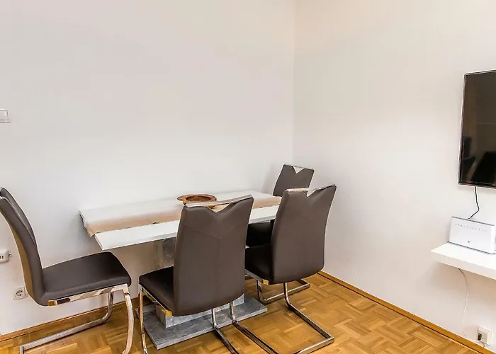 Apartment Marc-Aurel-Strasse